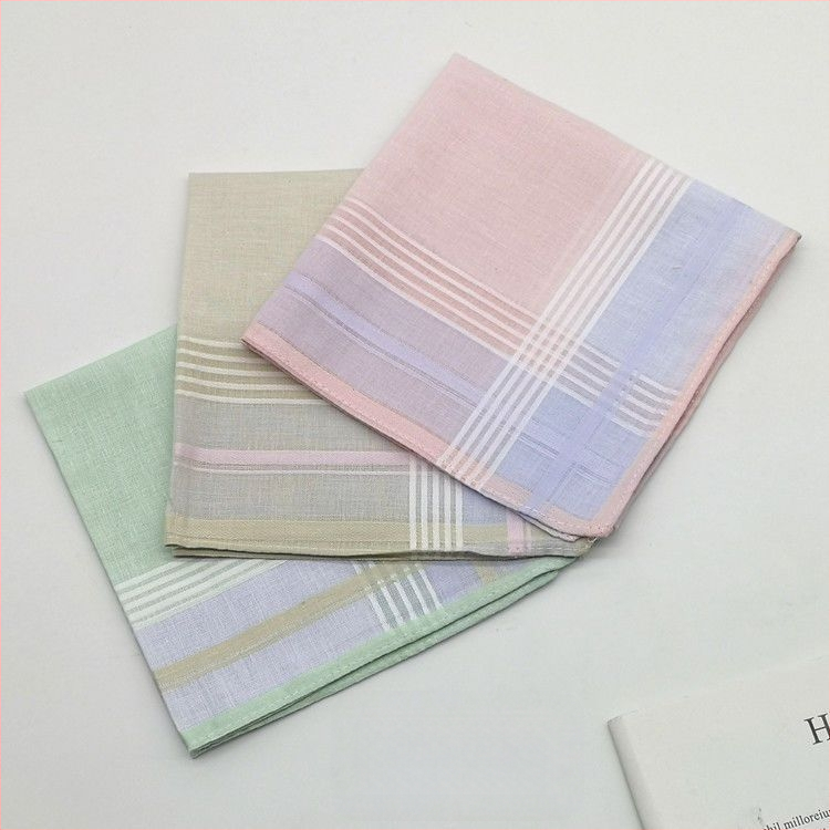 Kišeninis kvadratas – klasikinis languotas raštas, plonas, švelnus, lydinio medžiaga, pavasaris 2025