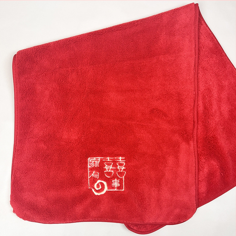 Absorbentný uterák na telo z Coral Fleece, 150D, 120–140 g, lemovanie, prispôsobenie k dispozícii