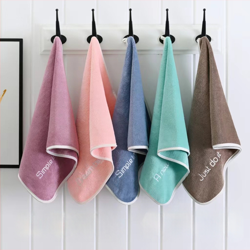 Uterák z korálového velúru s logom vyšívaním, polyester 100D, hmotnosť 200 g alebo viac, vyšívanie, lemovanie, plochý úplet