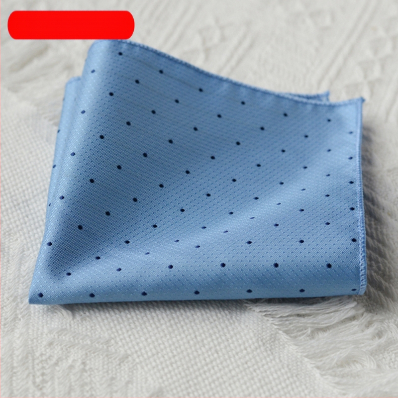 Vyrų kišpinė skarelė – poliesteris, pluošto dažymas, neutralaus stiliaus, poliesterio pamušalas, įvairūs raštai