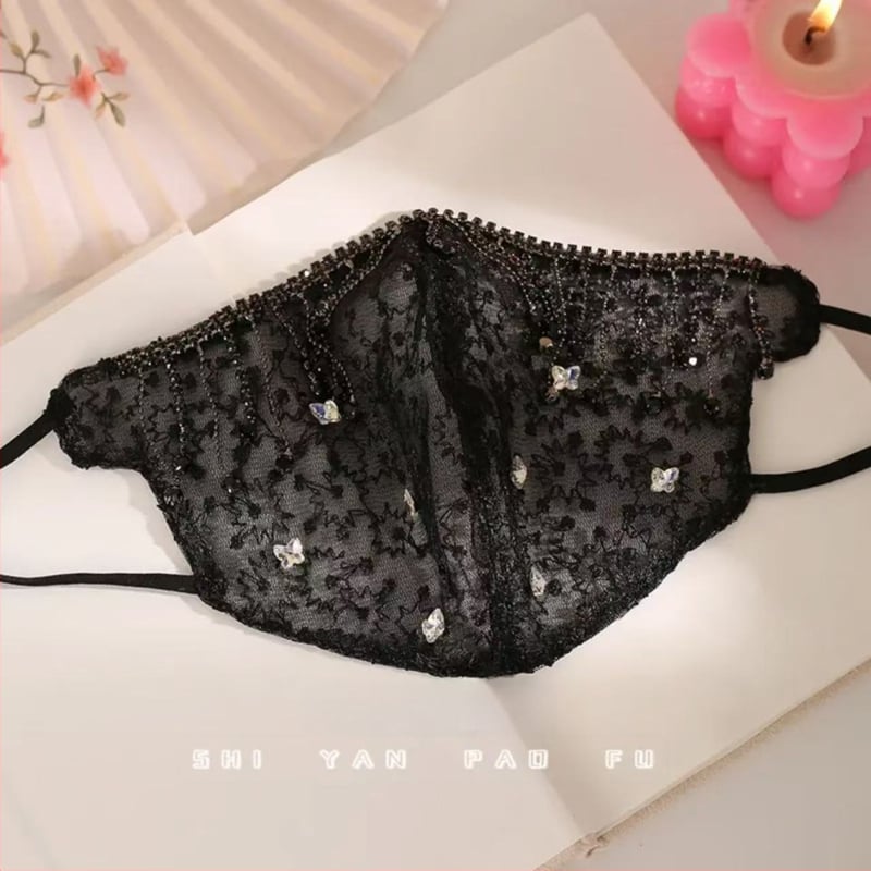 Nėrinių veido kaukė, džakardo siuvimas, ausų kilpelė, saulės apsauga (medžiaga: nėriniai; apdorojimas: džakardas; raštas: taškų tipas; sezonas: vasara 2025; stilius: saldus)