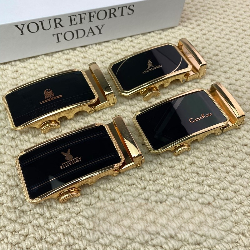 Automatinė diržo sagtis iš lydinio, stačiakampio formos, skirta lauko naudojimui, verslo stilius.