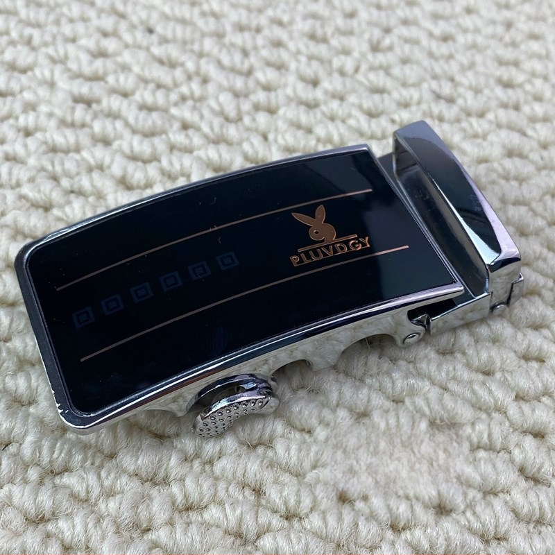 Automatinė diržo sagtis iš lydinio, stačiakampio formos, skirta lauko naudojimui, verslo stilius.