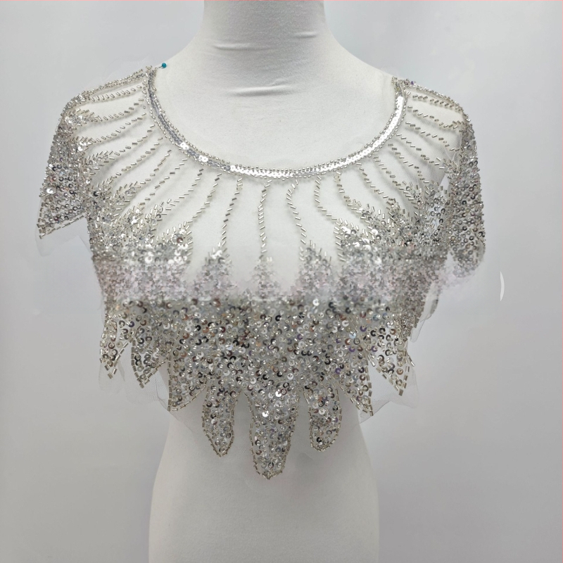 Полиестерна мрежеста бродерия апликация с перли и мъниста; флорален мотив за предната част на дрехата; DIY украса за облекло; марка Thousand Flowers; подходяща за дамски облекла, официални рокли, сватбени изделия