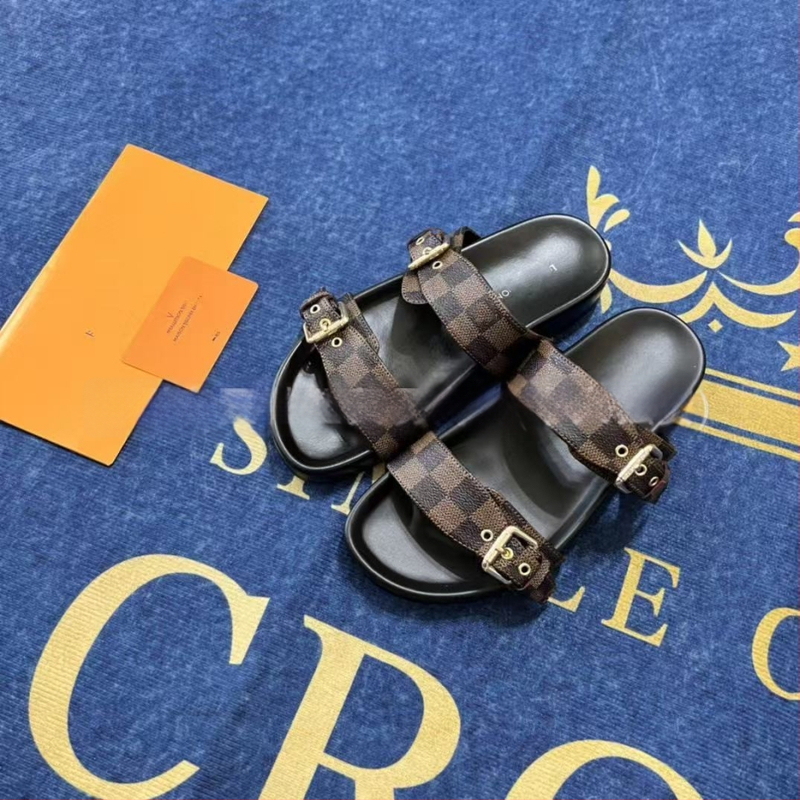 Unisex flipflopi pieaugušajiem, augšējā daļa no mikrošķiedras ādas, gumijas zole, aizvēršana ar vienu klikšķi