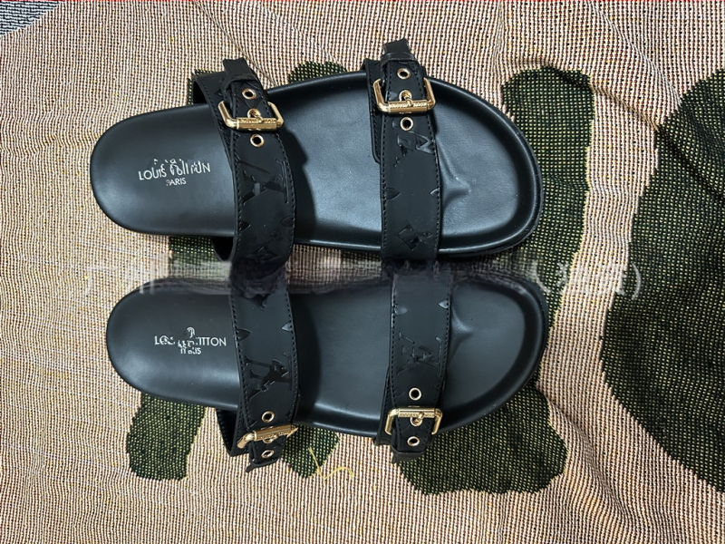 Unisex čības ar mikrofibras ādas augšpusi, gumijas zole, monogrāfijas dizains, biznesa stils, aizvēršana ar vienu kustību