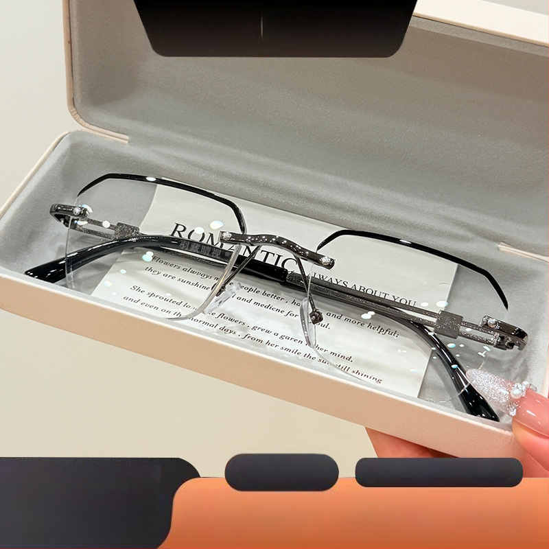 Skaitymo akiniai be rėmo, metalinis kvadratinis rėmas, PC lęšiai su mėlynos šviesos apsauga (Lęšiai: PC; Mėlynos šviesos apsauga; Konstrukcija: be rėmo; Rėmas: metalinis; Forma: kvadratinė)