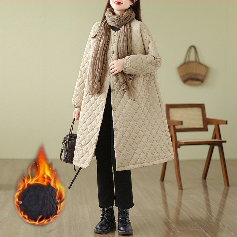 Palton feminin din bumbac cu umplutură (71–80%), quilting diamant, lungime lungă, guler rotund, închidere cu nasturi pe un singur rând