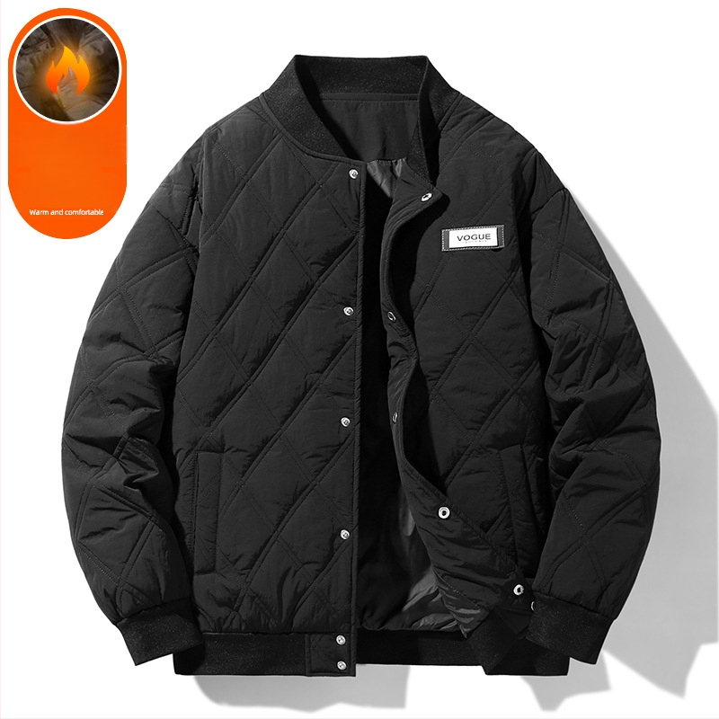 Jachetă din bumbac căptușită, cu guler stand, închidere cu nasturi pe un rând, umplutură poliester, căptușeală poliester, buzunare laterale