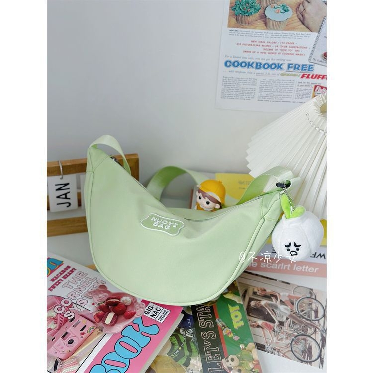 Geantă dumpling, stil unisex, poliester, căptușeală nylon, lansare primăvara 2025