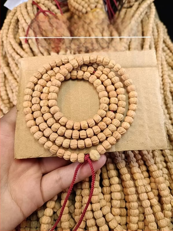 Narukvica od sjemenki passion, tibetanski stil, 8 mm perle, ručna izrada, 108 perli, motiv duha, glatka tekstura