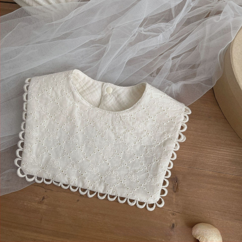 Bavetă de bebeluș în stil coreean, cu funda din dantelă brodată, din bumbac 100%, pentru fete, 1–3 ani, primăvară 2025