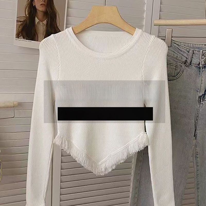 Ženski pleteni crop top s resicama, asimetričan rub, dugi rukav, okrugli izrez