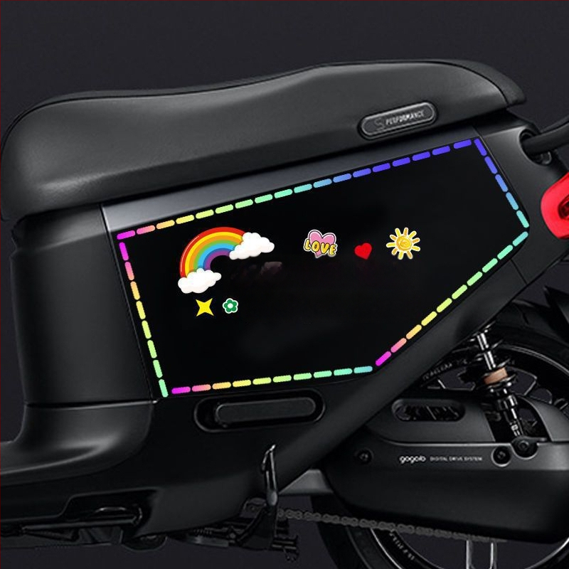 Dekoratiivsed kleebised elektrilistele sõidukitele – veekindlad, helkivad punktlõikega kleepsud autodele ja mootorratastele; Bränd: Unique; Materjal: Muu