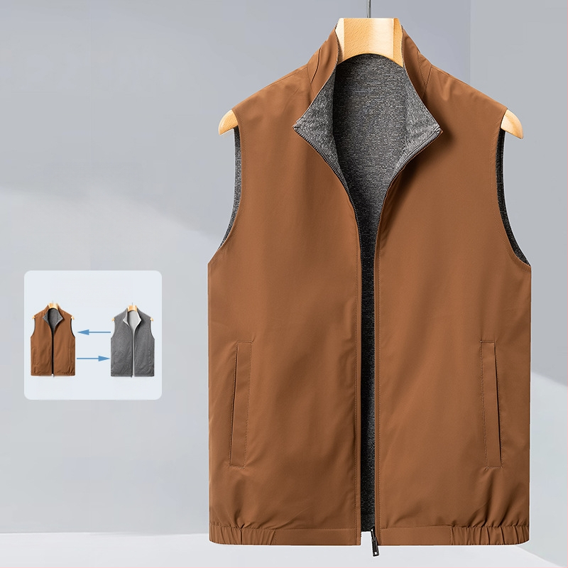 Divpusēja vīriešu veste biznesam un brīvajam laikam, ar stāvošu apkakli un rāvējslēdzēju, neilona ārējais audums ar poliesteres iekšpusi, sānu kabatas, pavasaris–rudens