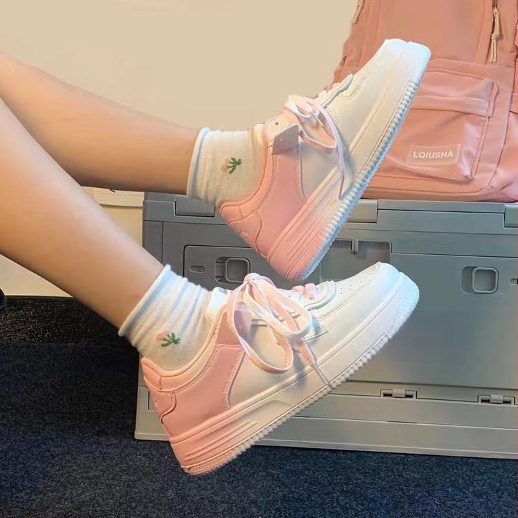 Спортно-ежедневни дамски обувки с PU горно покритие, гумена подметка, нисък профил, връзки, дишаща мрежеста подплата