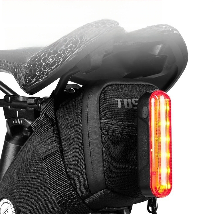 Kerékpár nyeregtáska, nagy kapacitású, EVA+PUB szénszálas anyag, 1,9 L, modell ASSSD5542, béléssel