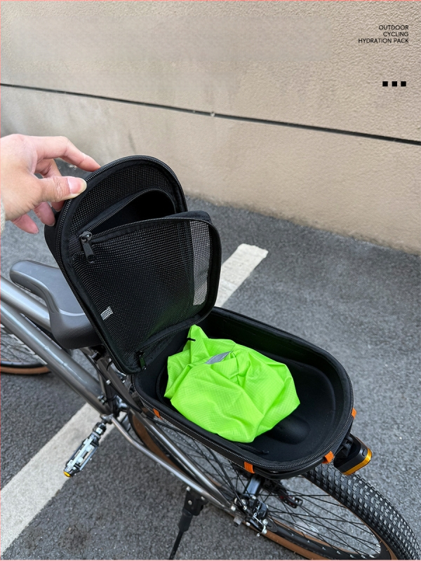 Kerékpár hátsó csomagtartó kemény héjú gyorskioldó táska; Modell 008 Shelf Bag, Anyag: textil, Kapacitás 20 L alatt, Márka nanfeng