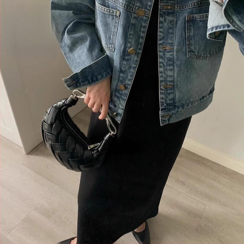 Γυναικεία υφαντή τσάντα χειρός σε cyber-λειτουργικό στυλ, πολυεστέρας, σχήμα dumpling, κλείσιμο με φερμουάρ, επένδυση PU