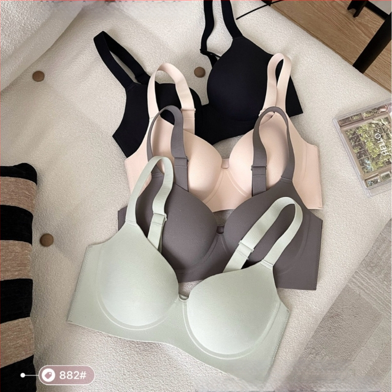 Liemenėlė su viela, nailoninis audinys, pilnas kupolas, ploni formuoti puodeliai, užpakalinė keturių eilių kabliukų uždarymas