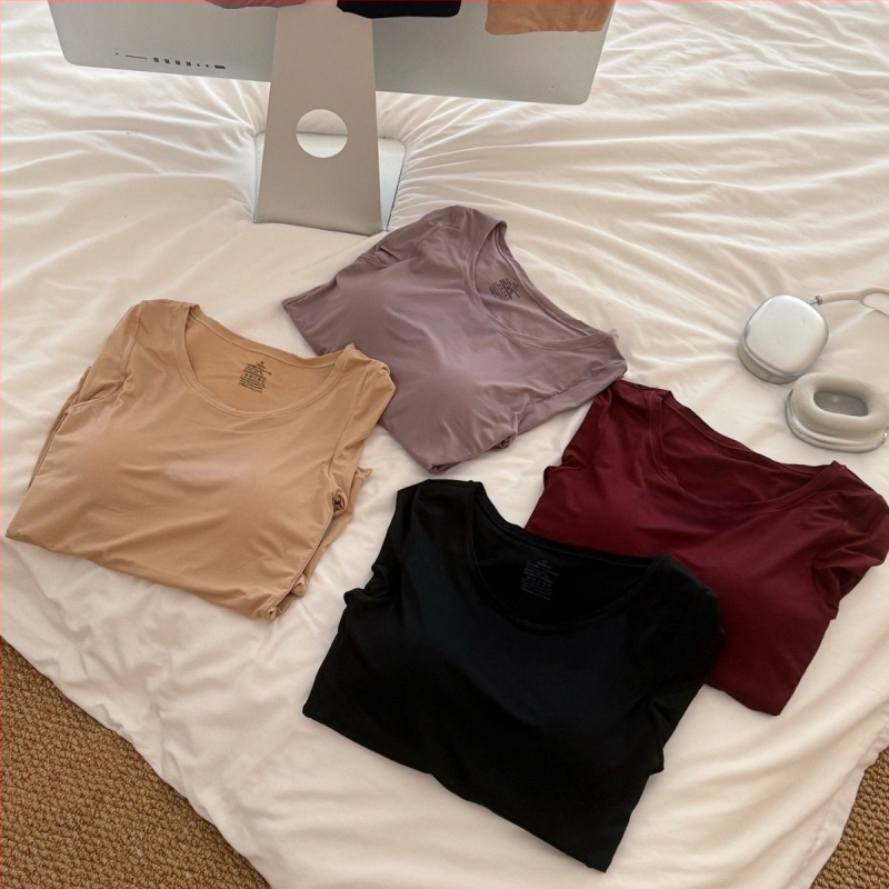 Bezšuvju plāns zemapģērbs ar krūšu spilventiņu, neilona 77% audums, elpojošs, saglabā siltumu