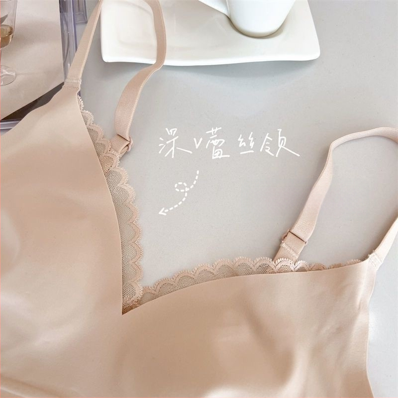 Σουτιέν με υπερ-λεπτές καλούπες από λατέξ, σχέδιο με αυτιά λαγού, σταθερές διπλές τιράντες, πίσω κούμπωμα με τρεις σειρές αγκύλων, ύφασμα νάιλον