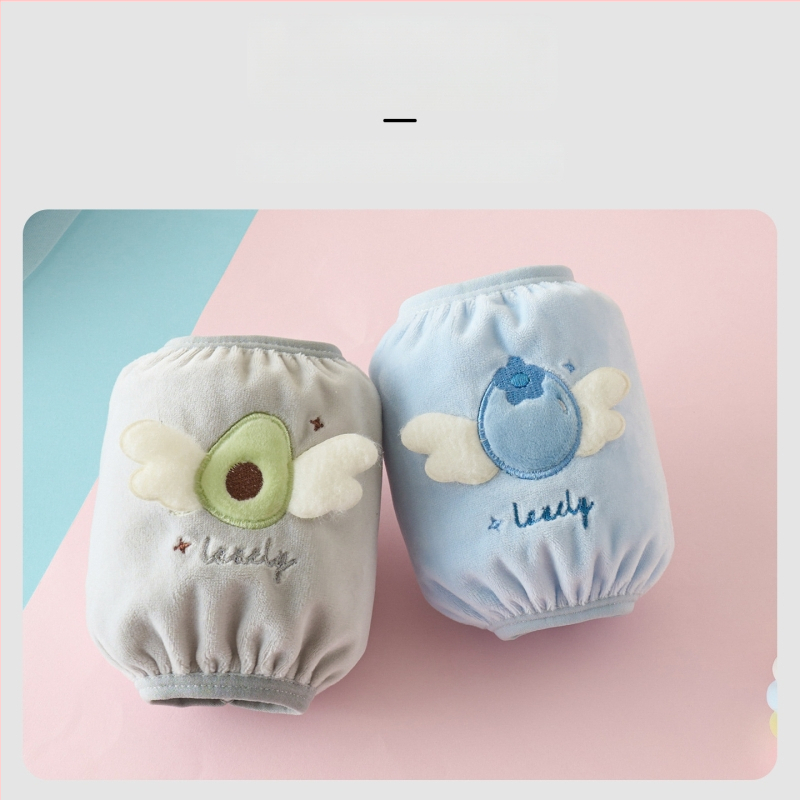 Laste veluurist varrukakaitsed – Mustuse vastane, Sügis–Talve hooaeg, Multikas muster, Vanusegrupp: 1–3 ja 3–8 aastat, Materjal: Muu