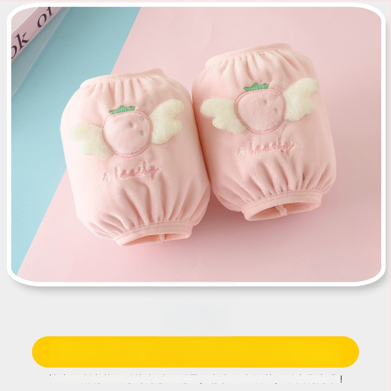 Laste veluurist varrukakaitsed – Mustuse vastane, Sügis–Talve hooaeg, Multikas muster, Vanusegrupp: 1–3 ja 3–8 aastat, Materjal: Muu