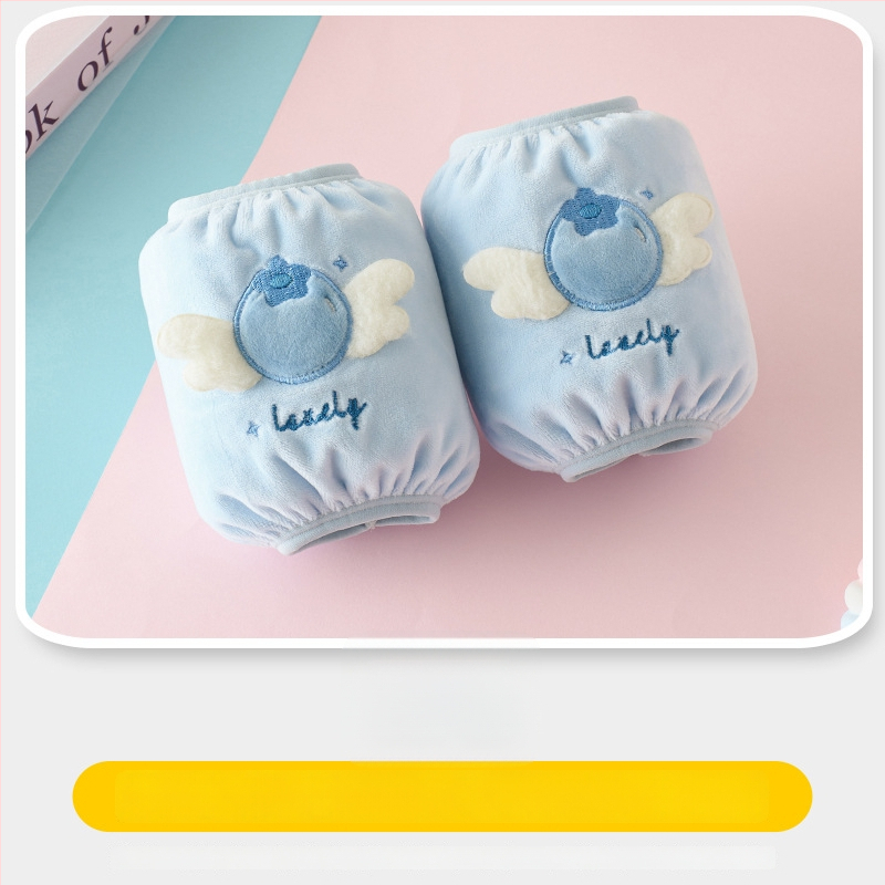 Laste veluurist varrukakaitsed – Mustuse vastane, Sügis–Talve hooaeg, Multikas muster, Vanusegrupp: 1–3 ja 3–8 aastat, Materjal: Muu