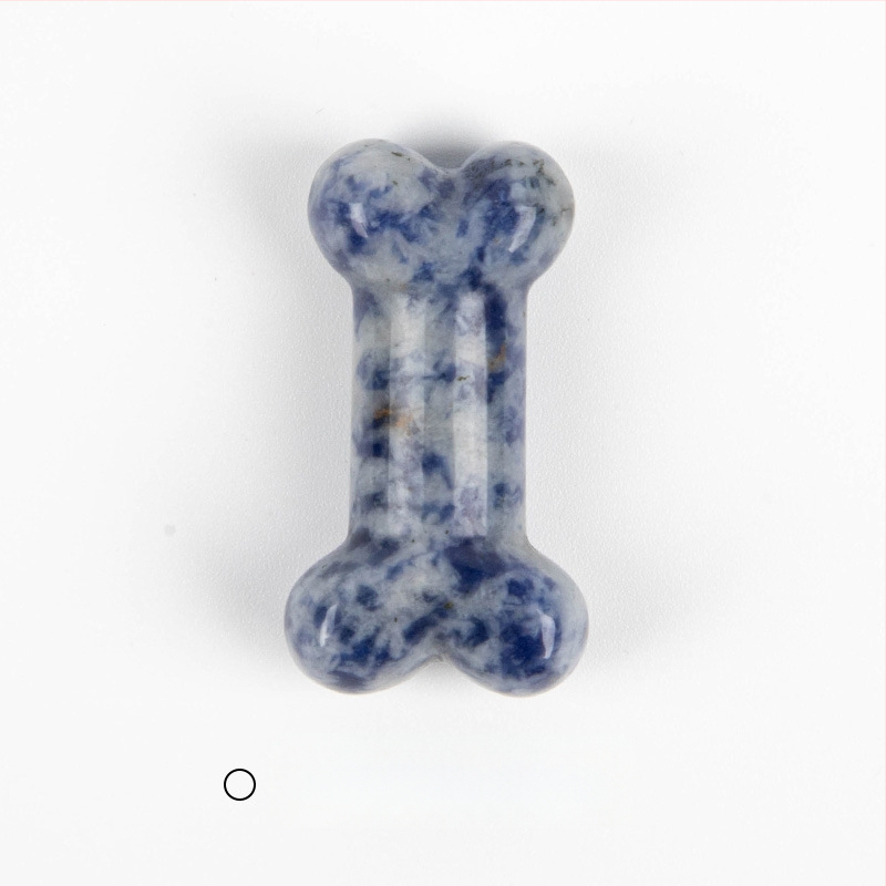 Мини кристални украси с форма на кост — естествен кристал, гравиране и полиране, възможна персонализация, геометрична форма