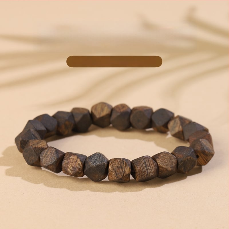 Гривна от агарово дърво с диамантени мъниста – унисекс, фина изработка, аксесоар за ръка