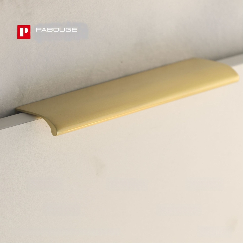 Latūnų spintelės durų rankena su lapų įkvėptu dizainu (Modelis 1038; Medžiaga: latūnas; Procesas: liejimas spaudimu; Taikymas: spintelės durys; Stilius: Šviesus prabanga)