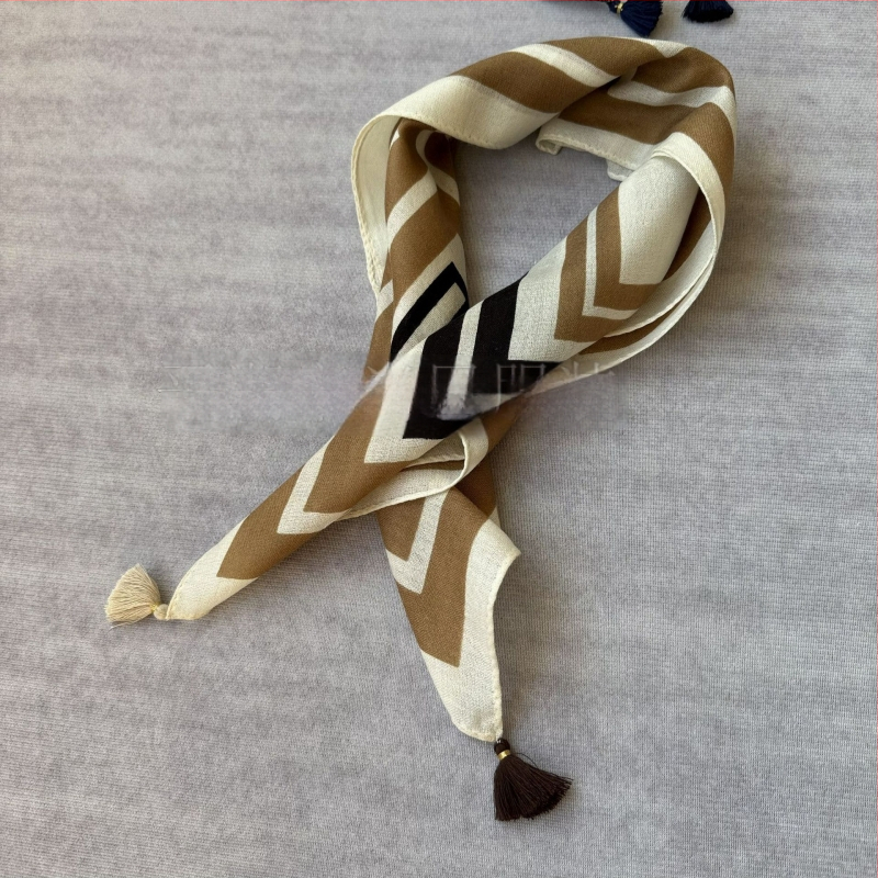 100% австралийска вълна триъгълен шал — ръчно навити ръбове; лек; мек; есен и зима