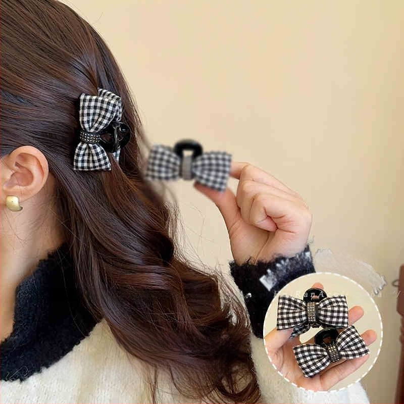 Keskmise suurusega messingust juukseklips sõlmega, keerdklips, volframaalse lisandiga, kevad 2025, pastoraalne stiil