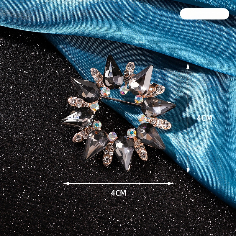 Брошка във формата на цвете с кристални акценти, корейски стил, метална сплав, мултифункционална, двойна употреба