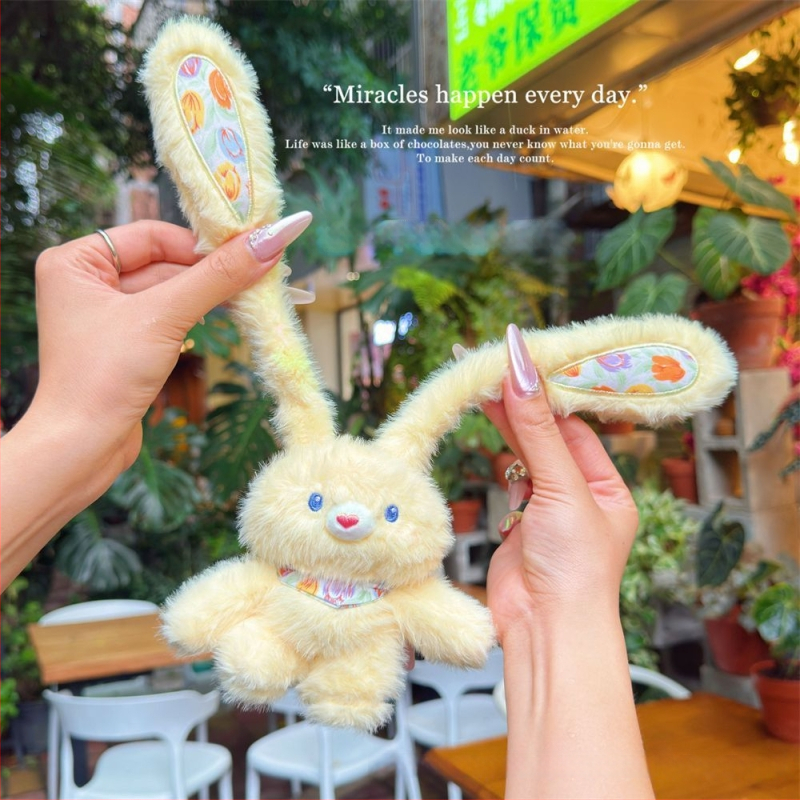 Ключодържател заек, плюшен, карикатурен стил