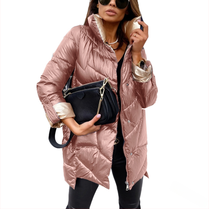 Памучно-пухено палто с дълги ръкави, свободна кройка, цип за закопчаване, пълнеж полиестер-памук, основна материя полиестерни влакна