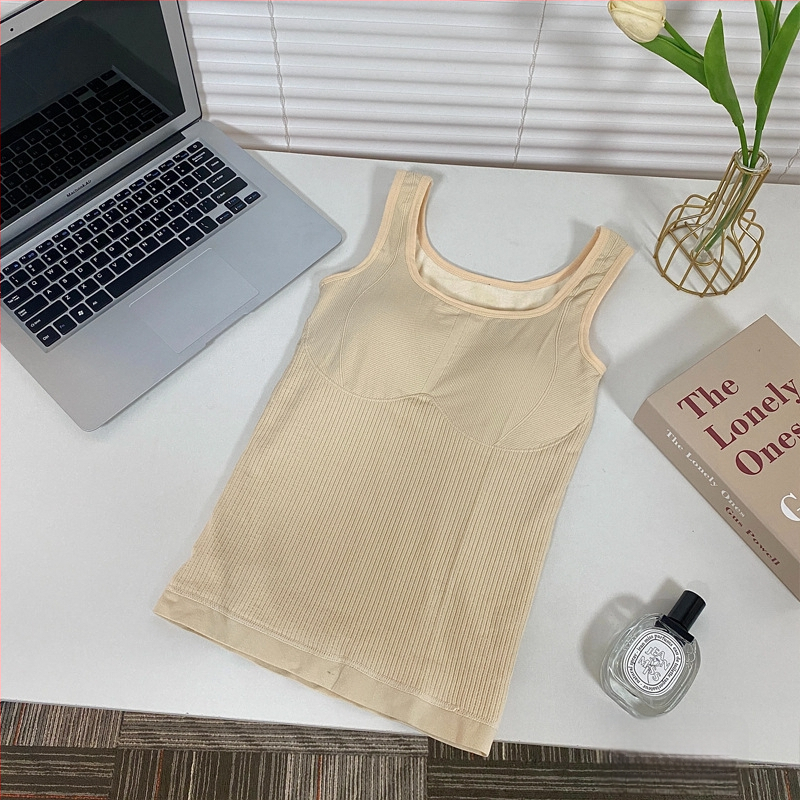 Термична жилетка с подплата от флис, нейлонова материя, U-образно деколте, двуслойна конструкция, вградени подплънки за гърди