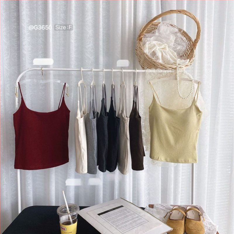 Besprijekorni camisole s kvadratim izrezom i lijepim leđima, s ugrađenim jastučićima za poprsje; vlakno regenerirane celuloze; gustoća tkanine 181–200 g/m²