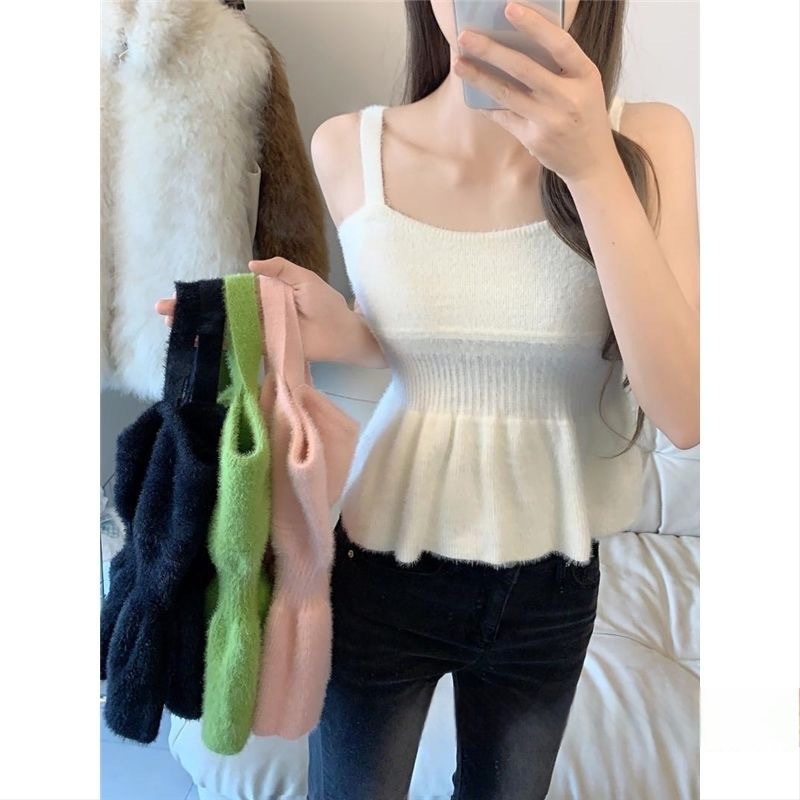 Uski pleteni topić s dvostrukim naramenicama, Vinylon materijal, jedne boje, kratka duljina, jesen 2025