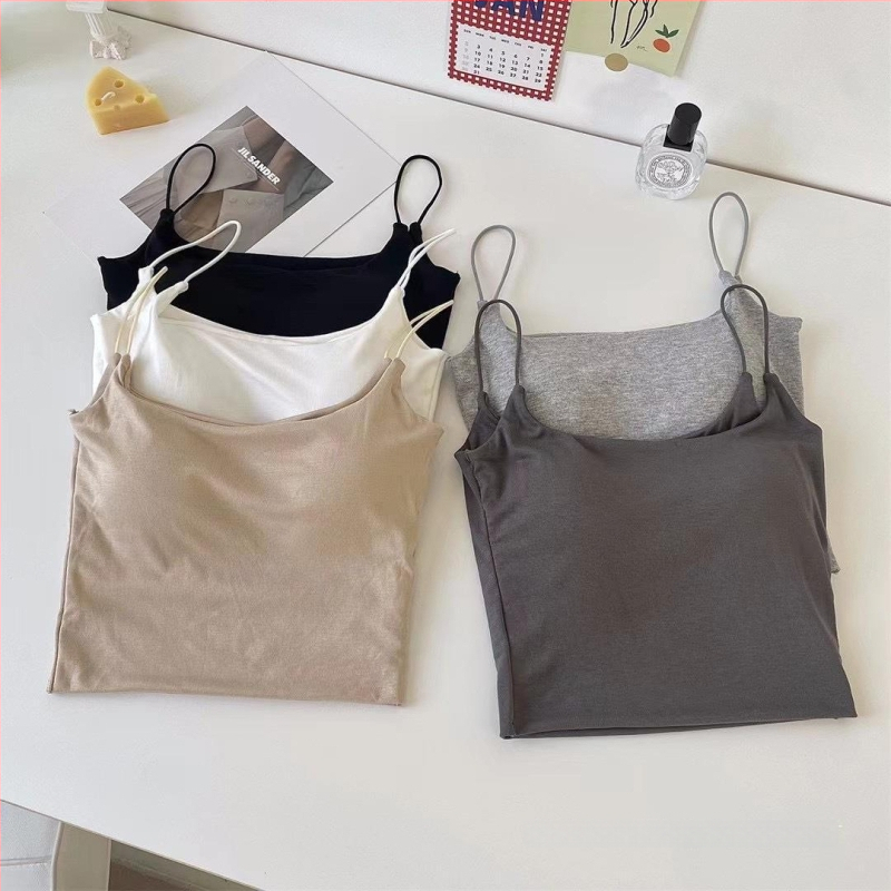 Pamuk cami top bez šavova – jednostavan dizajn, četvrtasti ovratnik, sadržaj pamuka 90–95%, srednja gramatura