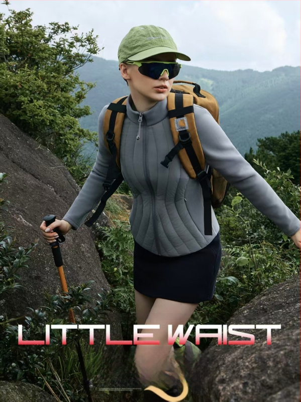 Női pehelydzseki kacsa tollal töltve, állig érő gallér, cipzár, normál hosszúságú