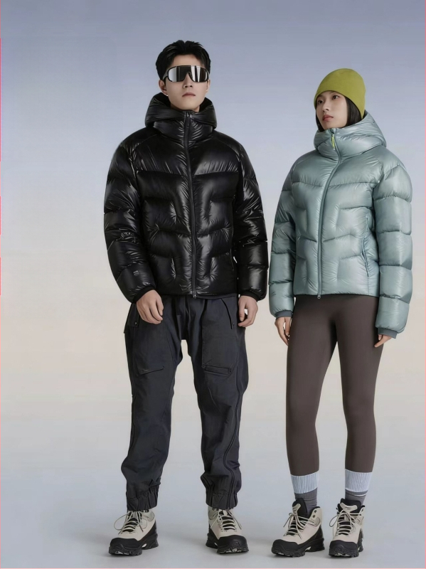 Pūkinė striukė su gobtuvu, trumpas siluetas, unisex, užpildas 86–90% pūkų, šalto apsauga iki -30°C/-15°C