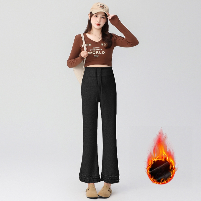 Pantaloni de maternitate cu talie înaltă, călduroși cu căptușeală fleece interioară, din amestec bumbac-poliester cu 50–70% elastan, lungime 9/10, croială lejeră