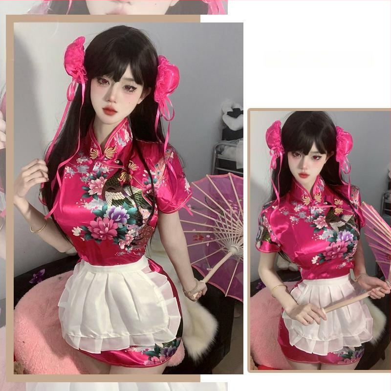 Hímzett cheongsam jelmez szerepjátékhoz — poliészter, fő anyag 95–100%, inspiráció: szolgálólány és szakács