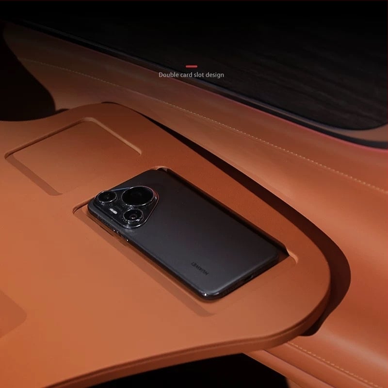 Sulankstomas automobilio staliukas priekyje ir galinėms sėdynėms — daugiadalykis biurui ir valgymui; medžiaga: medis ir kitos; montavimas prie sienos; universalus suderinamumas