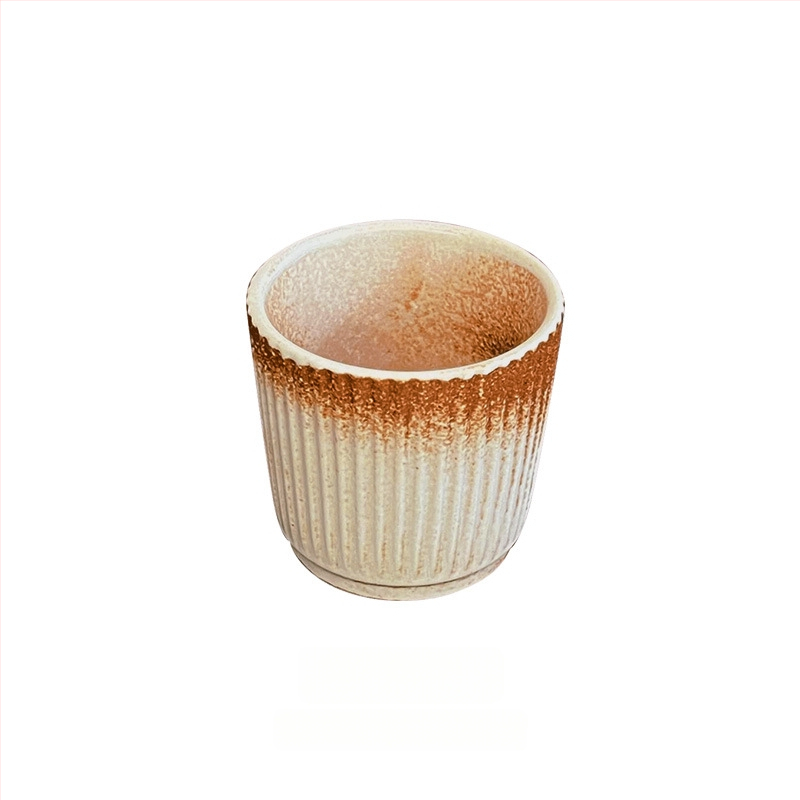 Keramikas trauku komplekts vienai personai, retro japāņu stilā, zem glazūras krāsa, svītras un neregulāri raksti, iekļauj šķīvjus, bļodas, ēdiena kociņus un karotes