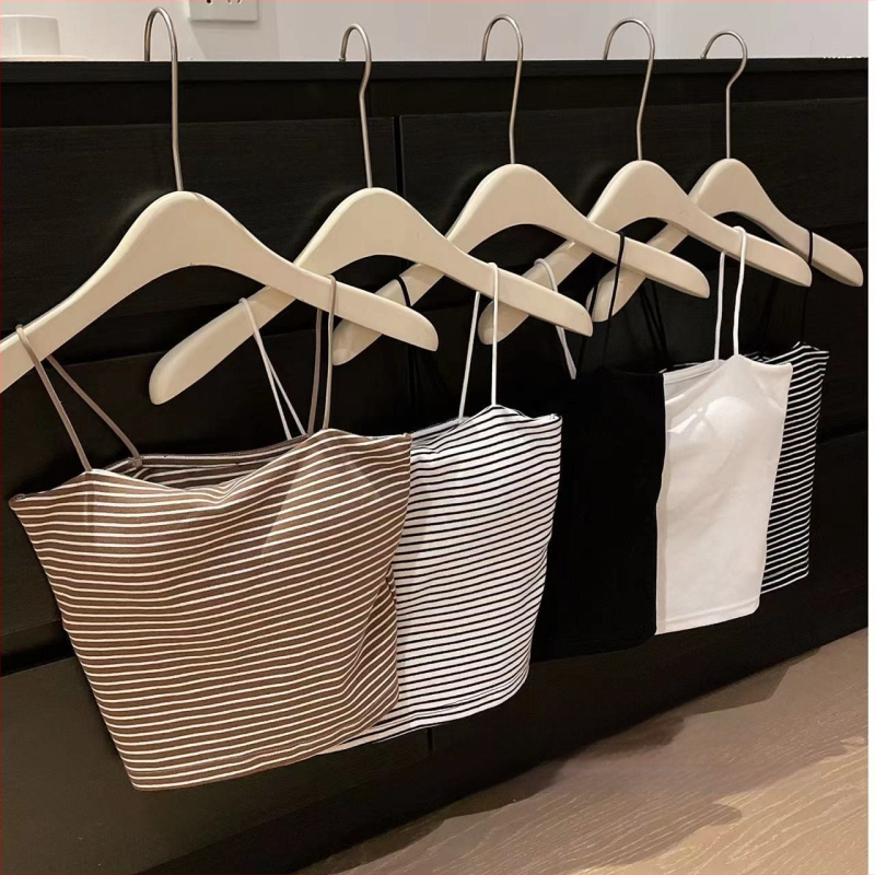 Pamukasti camisol top s tankim trakama i ugrađenim košaricama, V-izrez, elegantan leđni dio, proljeće-ljeto