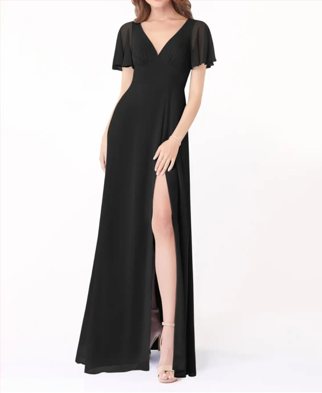 Sifonból készült koszorúslány ruha mély V-nyakkal, rövid fodros ujjakkal, hátul nyitott pánttal, hosszú A-vonalú sziluett, széles hasítékkal.