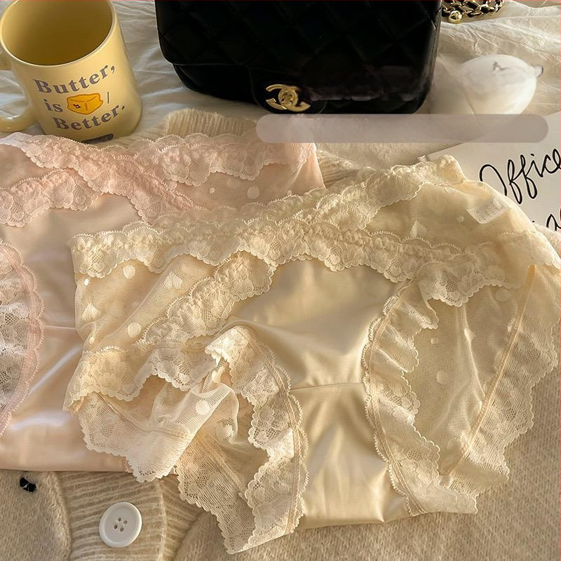 Ženske čipkaste bikini gaćice s pamukom u području prepona; prozračne, antibakterijske, brzo se suše; nylon smjesa.